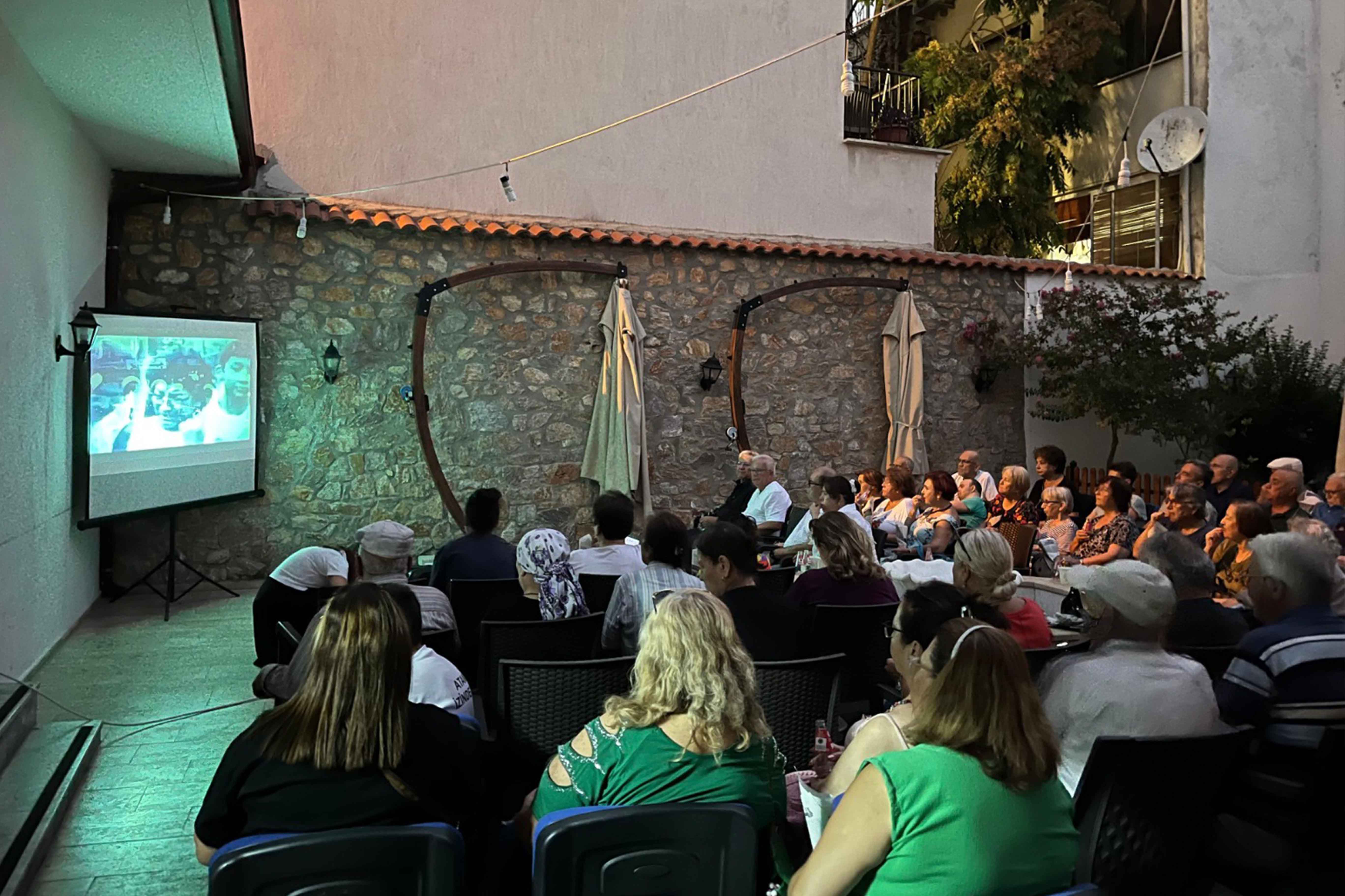 100 Yaş Evi Üyeleri Yazlık Sinema Günleri’nde Buluştu